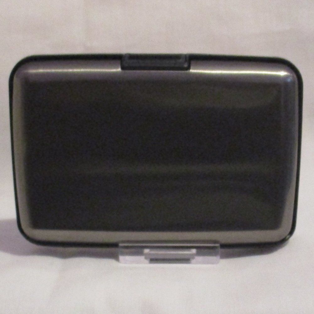 RFID Blocking Credit Card Protector - Picture 2 of 3